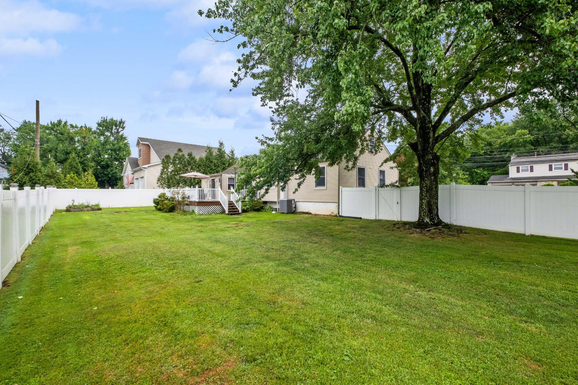 327 Elmwood Avenue photo 21