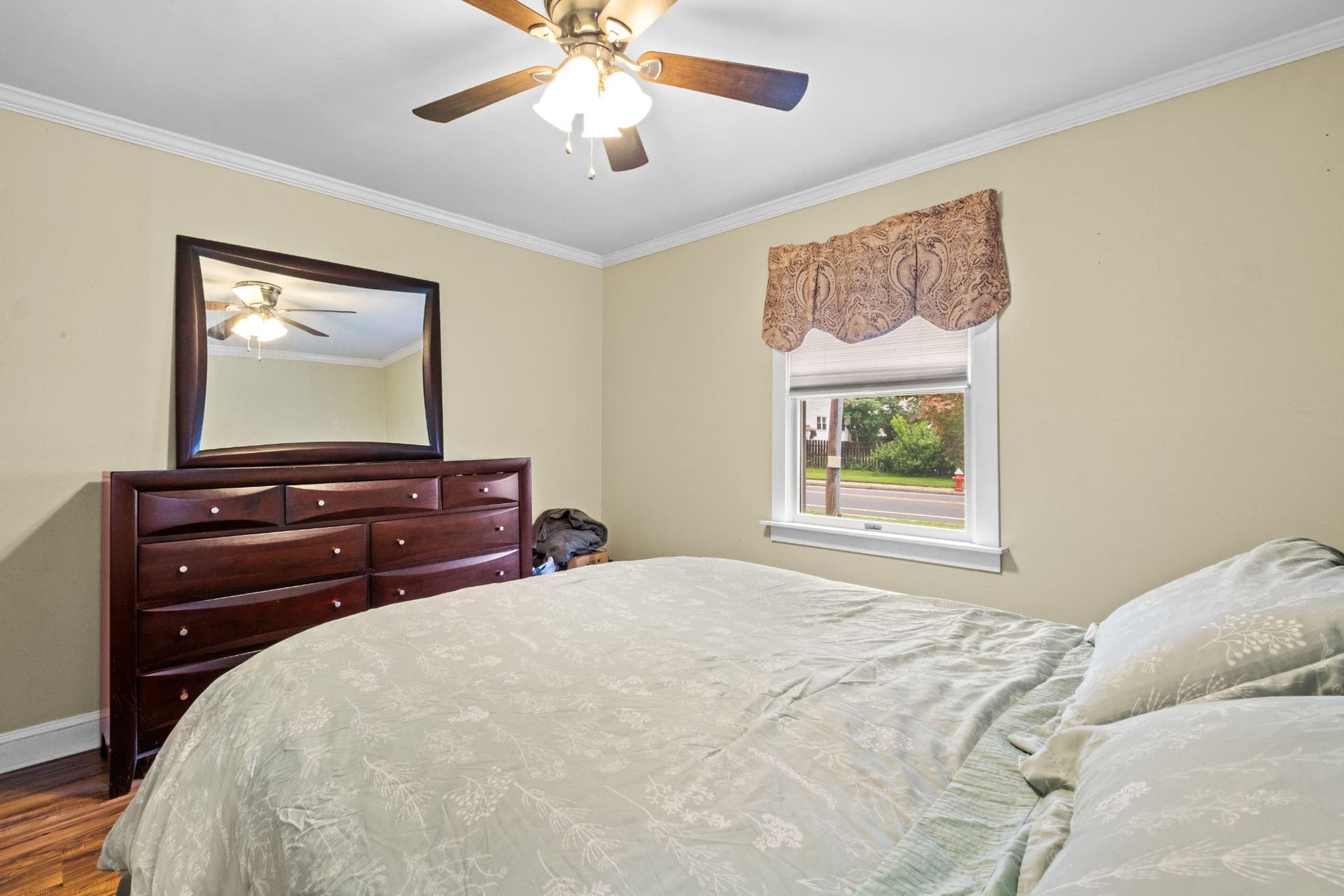 327 Elmwood Avenue photo 24