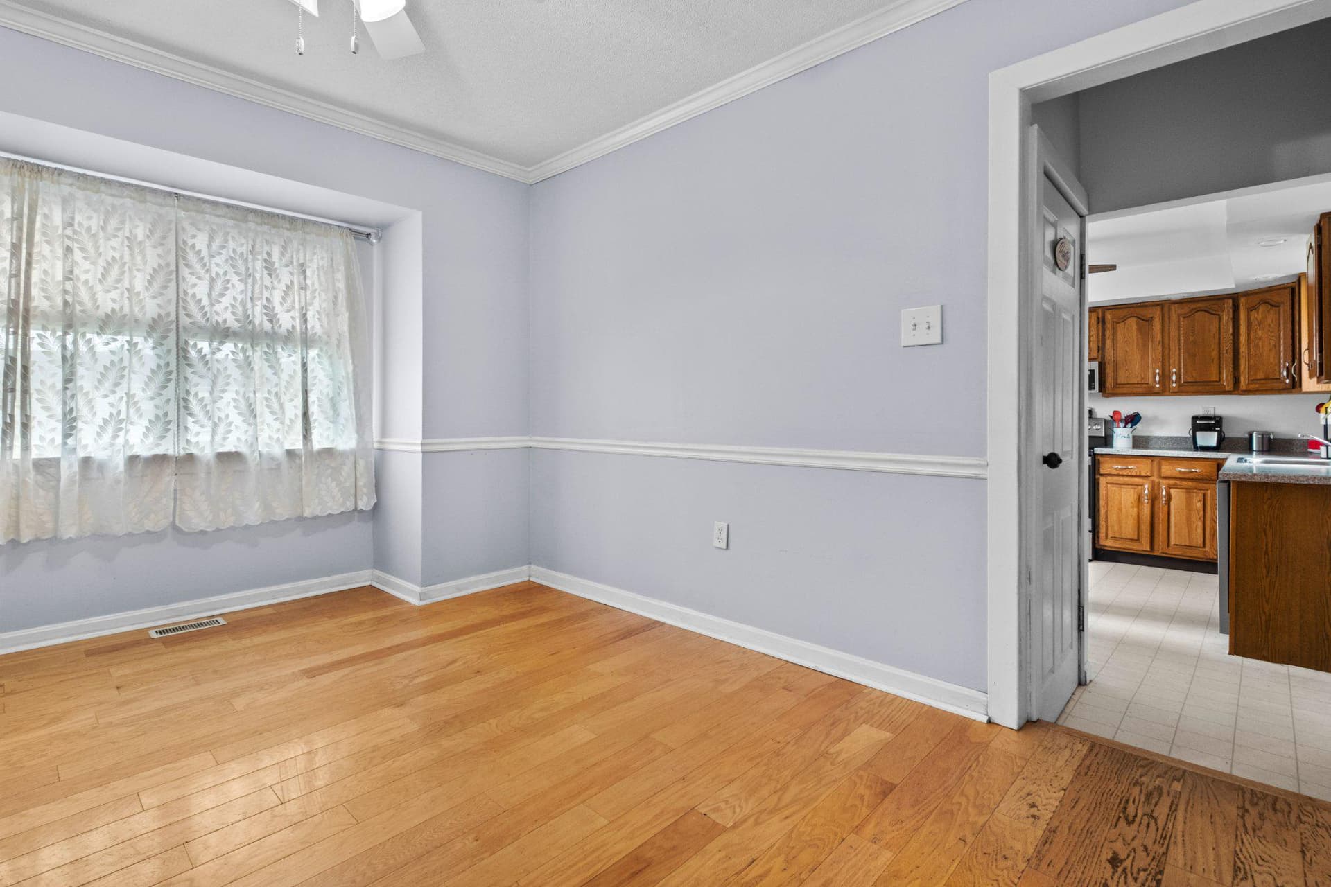 327 Elmwood Avenue photo 8