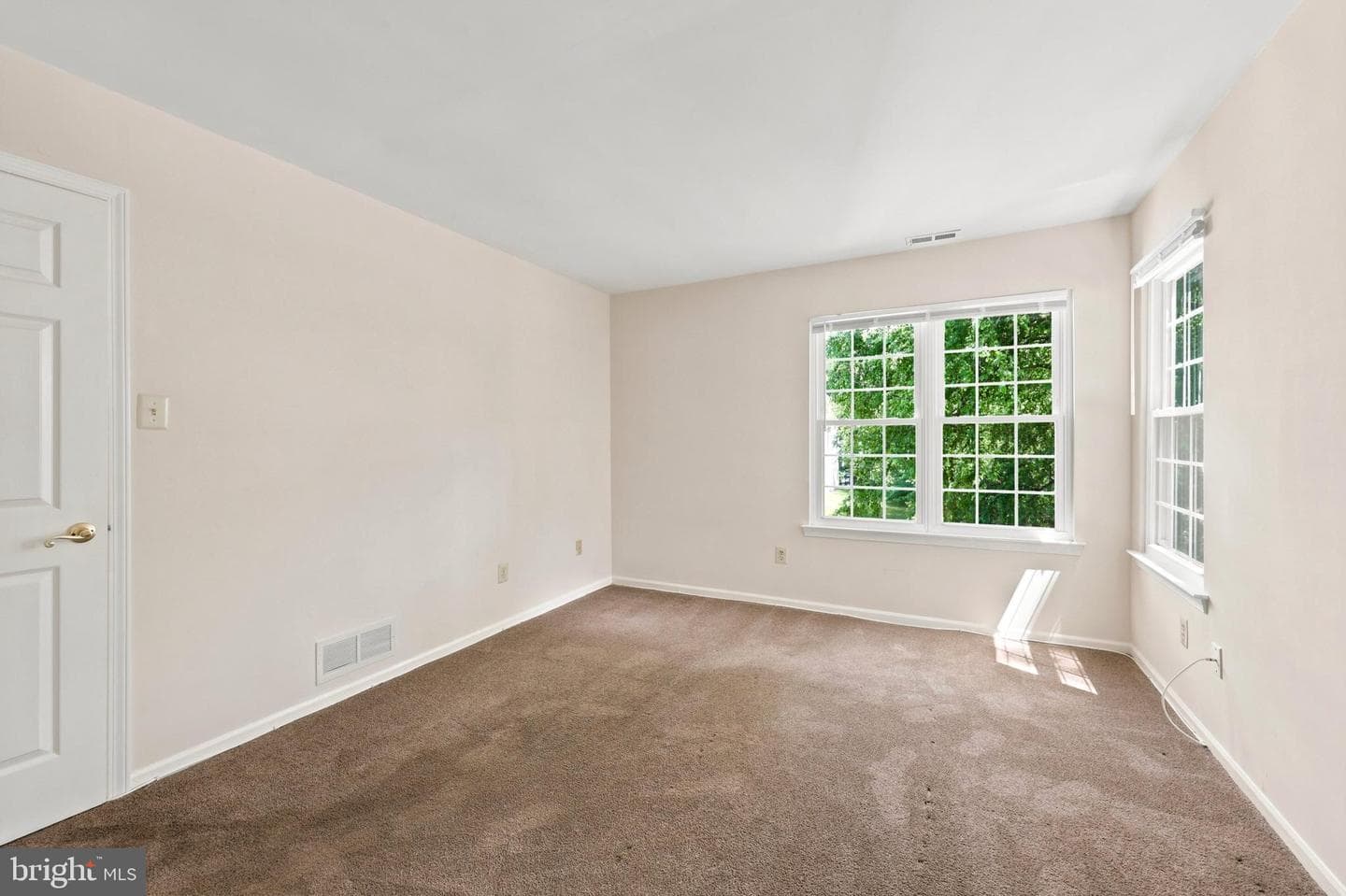 502 Diamond Drive photo 8