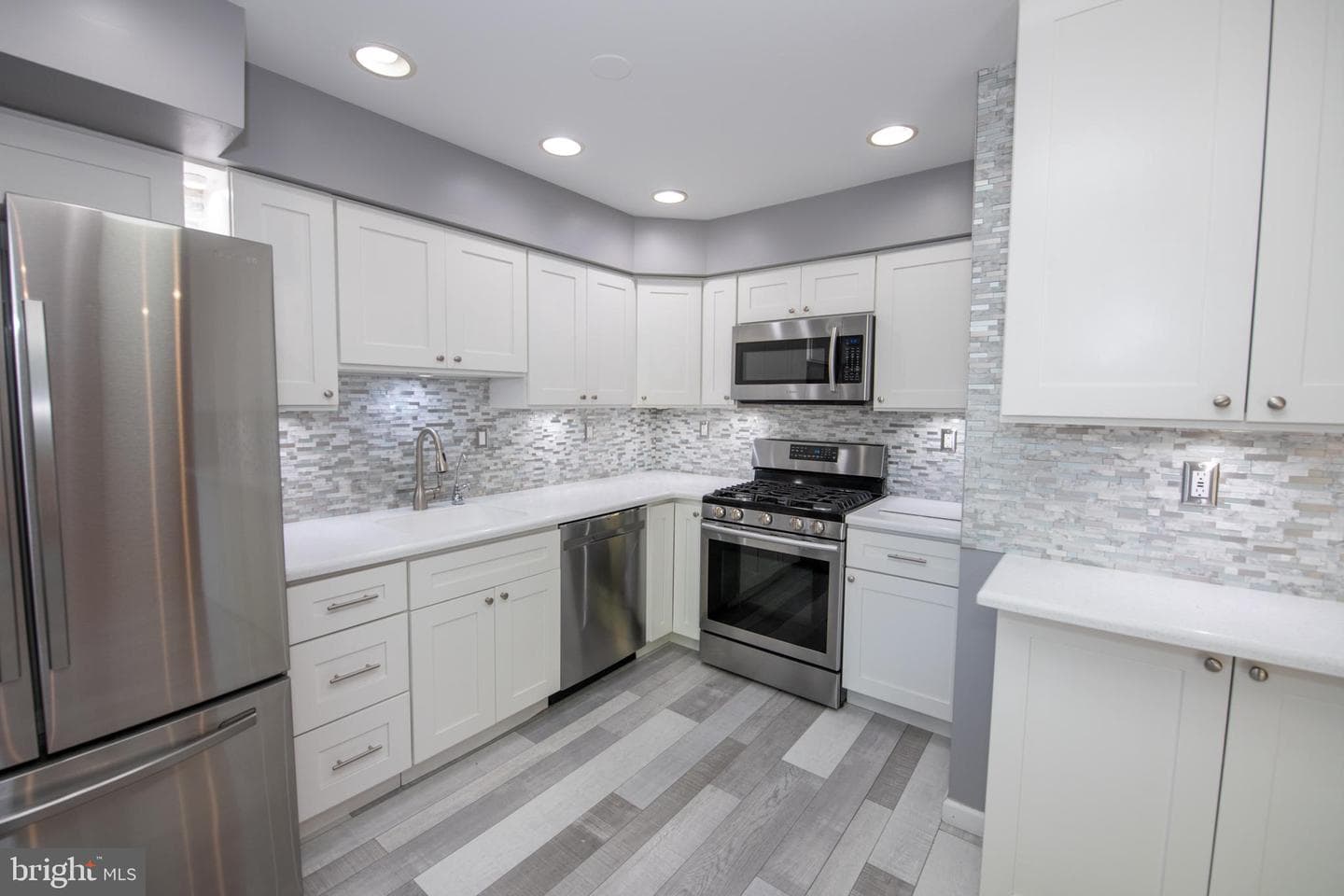 78 Bellwood photo 10