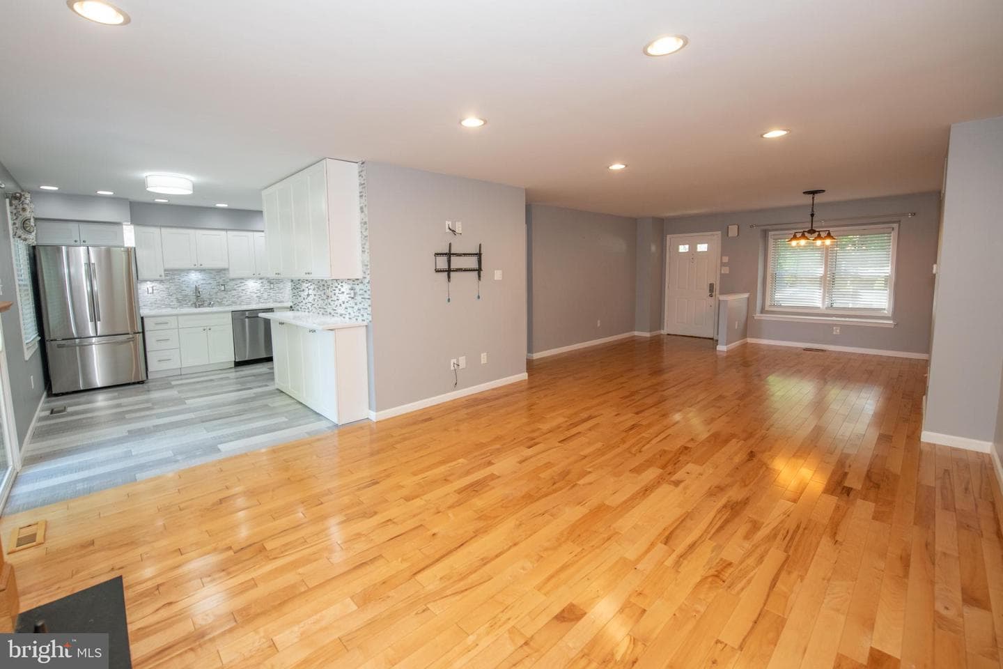 78 Bellwood photo 6