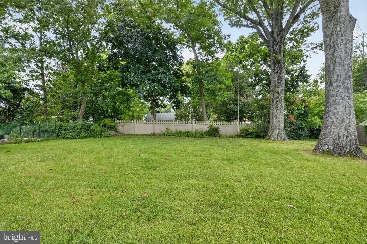 16 W Ferry Road photo 30