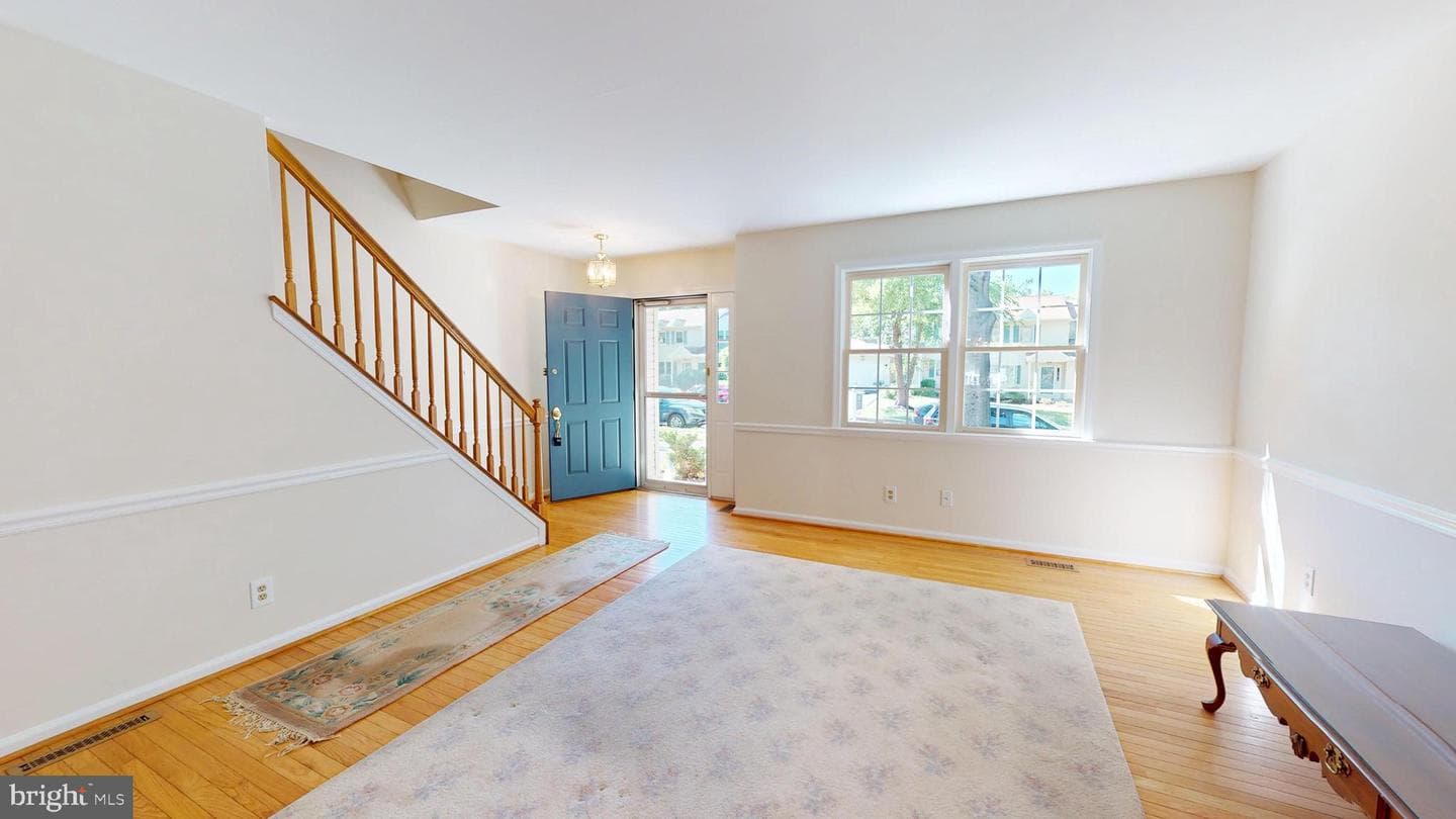 4040 Diane Way photo 5