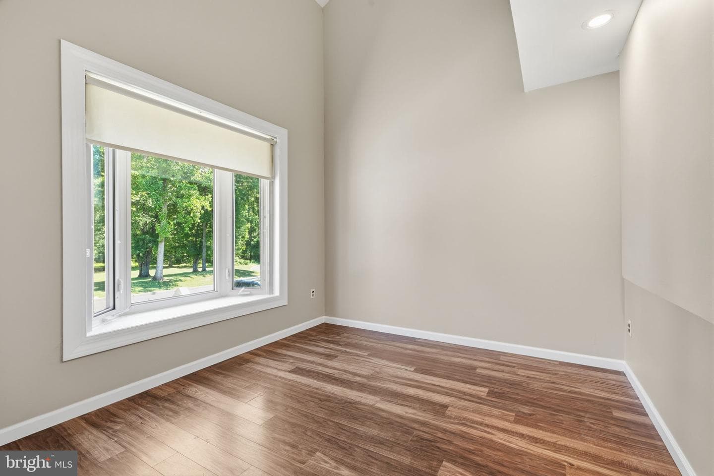 1720 Julie Court photo 4
