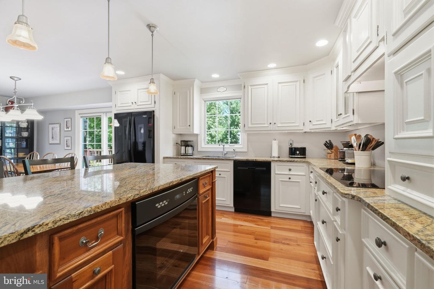 275 Aspen Road photo 8