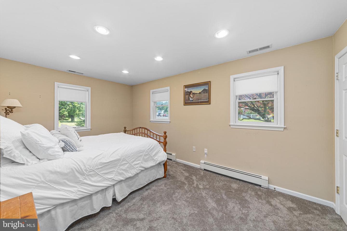 1074 N Easton Road photo 14