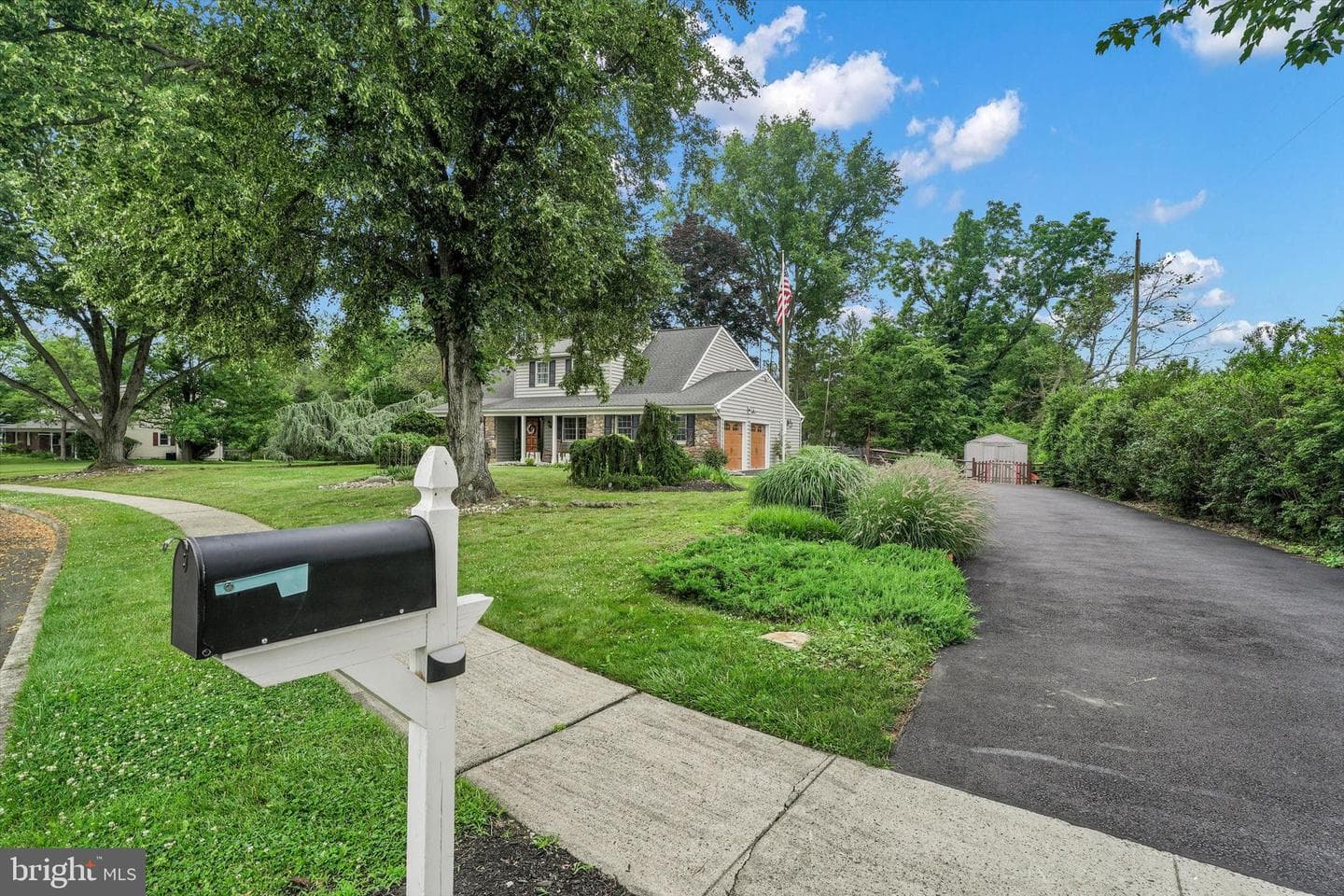 755 Gordon Drive photo 4