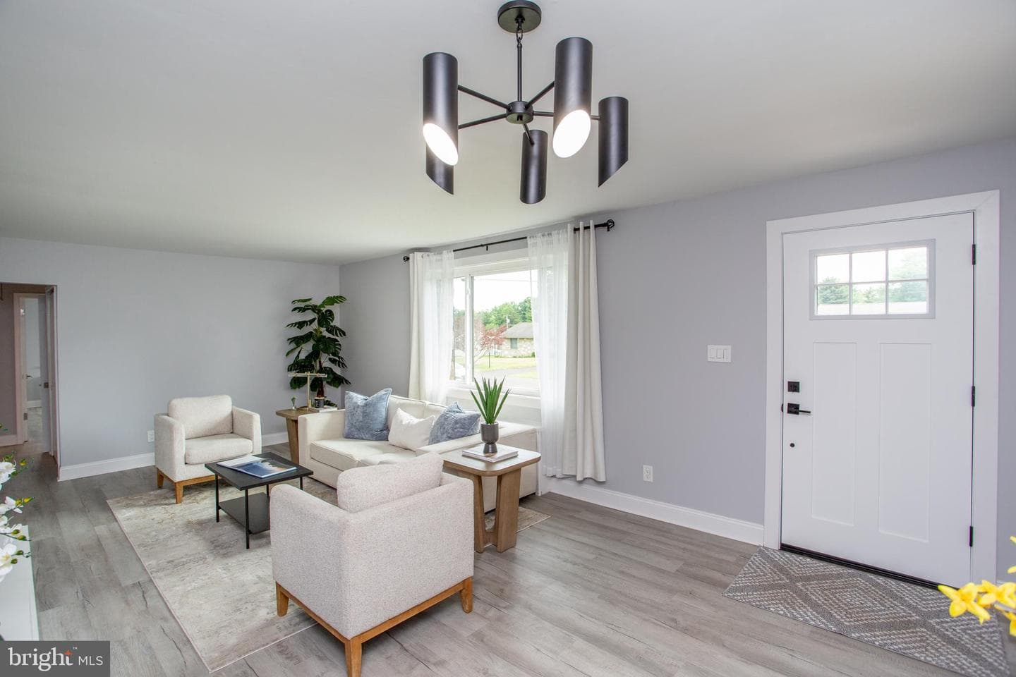 123 Holly Road photo 8