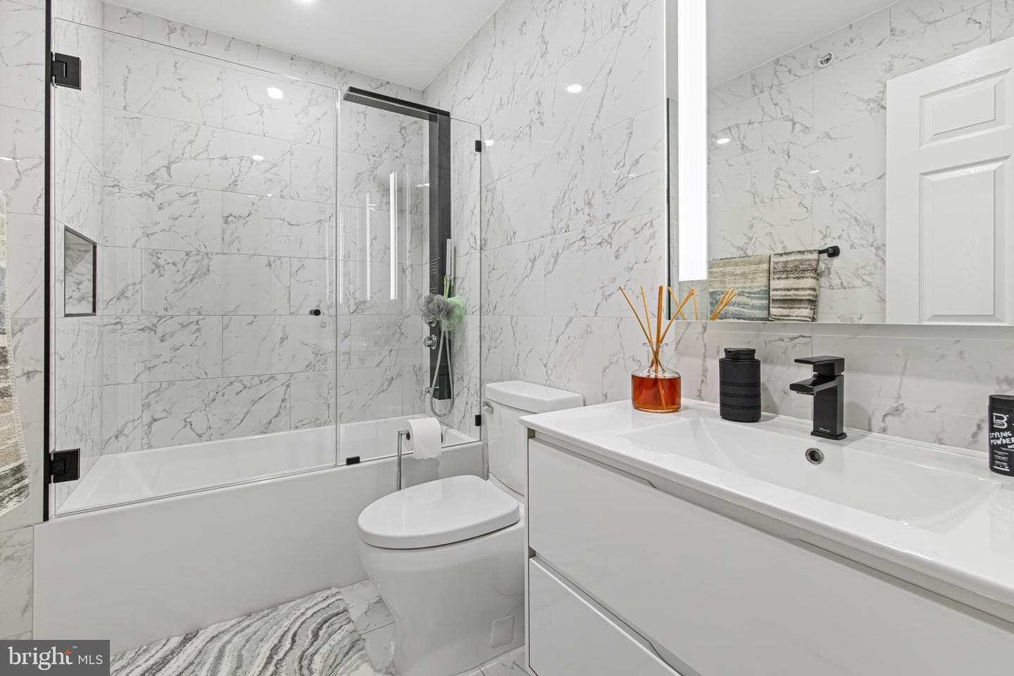 706 Julian Drive W #W photo 12
