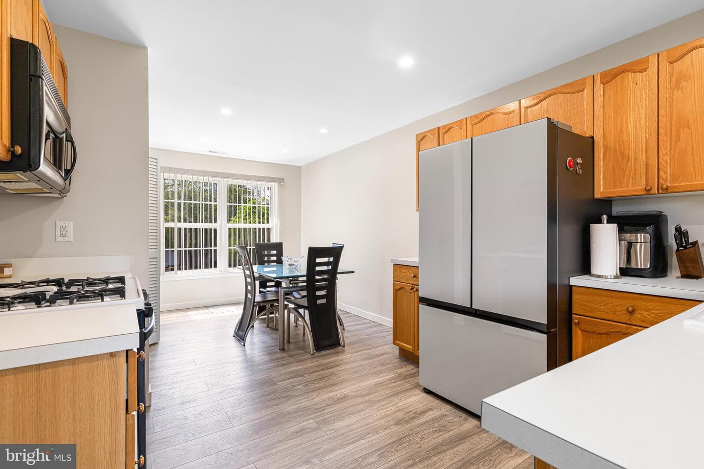 706 Julian Drive W #W photo 8