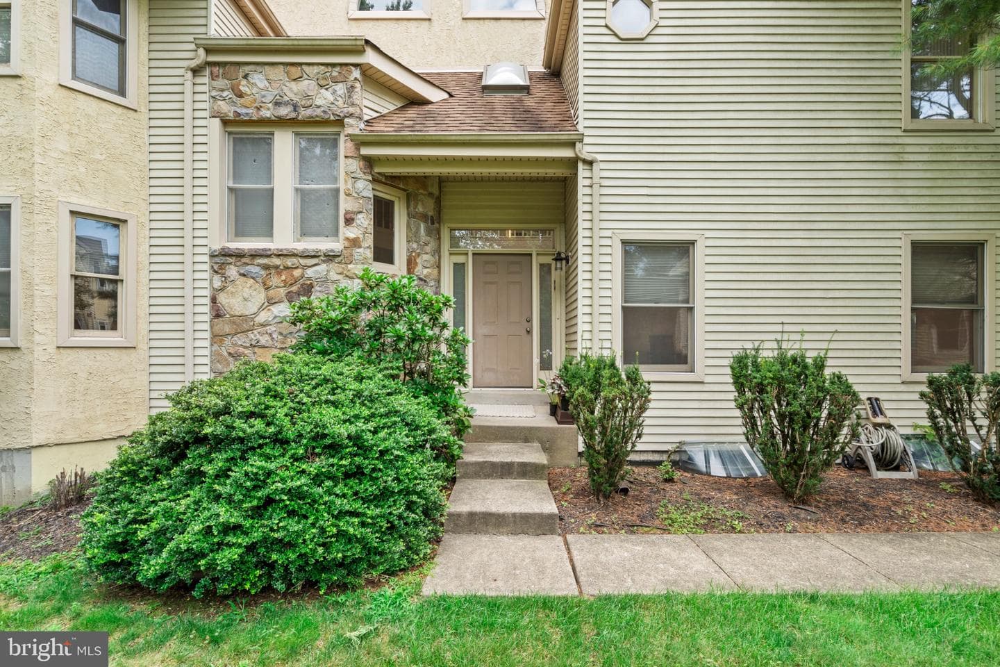 256 Sycamore Circle photo 3