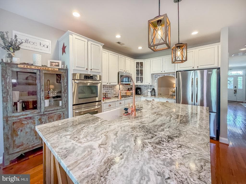 2410 Rosemont Terrace photo 12