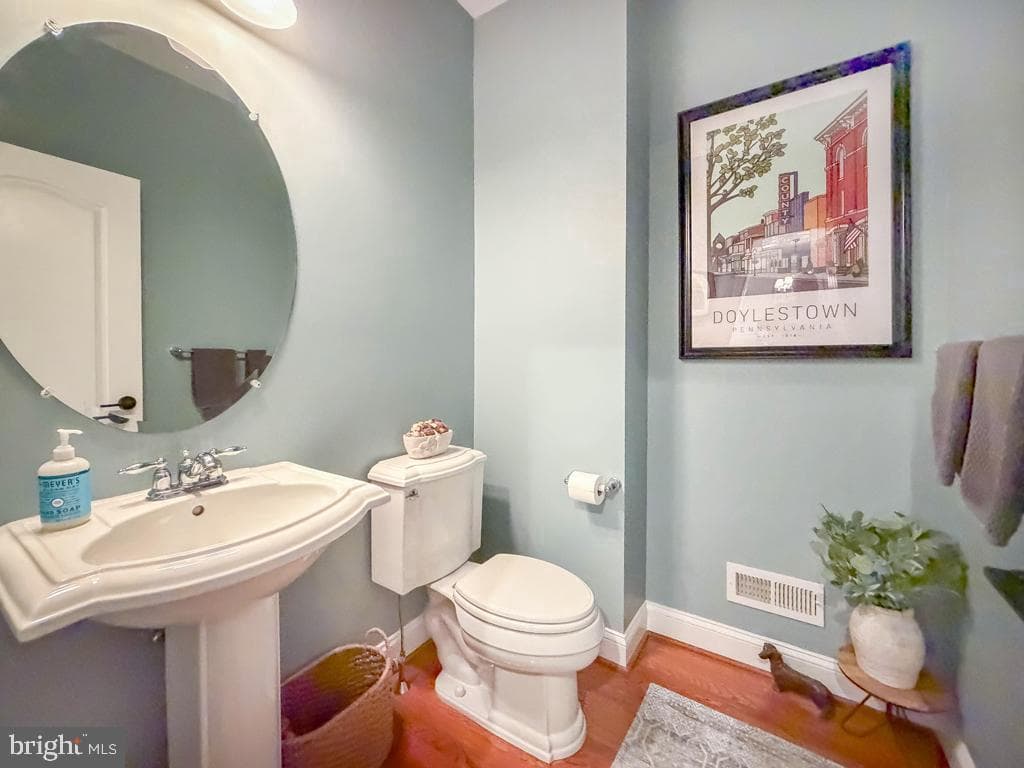 2410 Rosemont Terrace photo 45