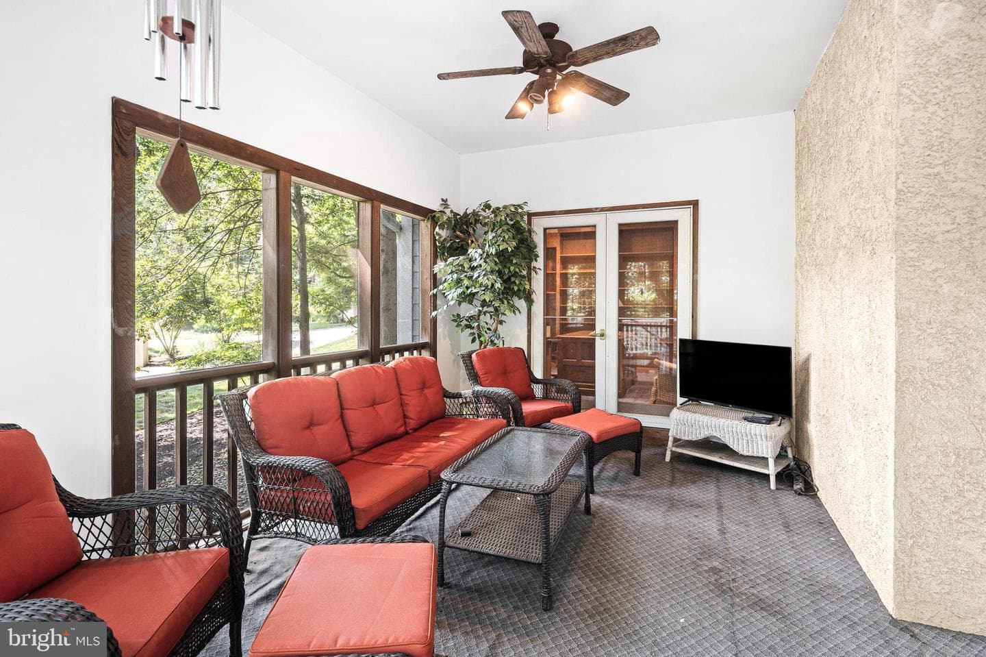 14 Timber Knoll Drive photo 19