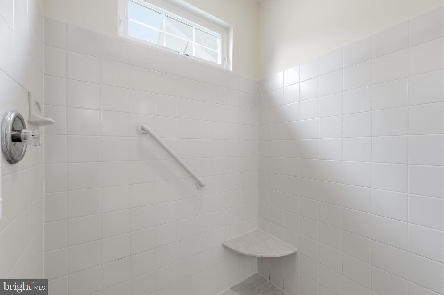 1203 Lyndhurst Court #82 photo 23