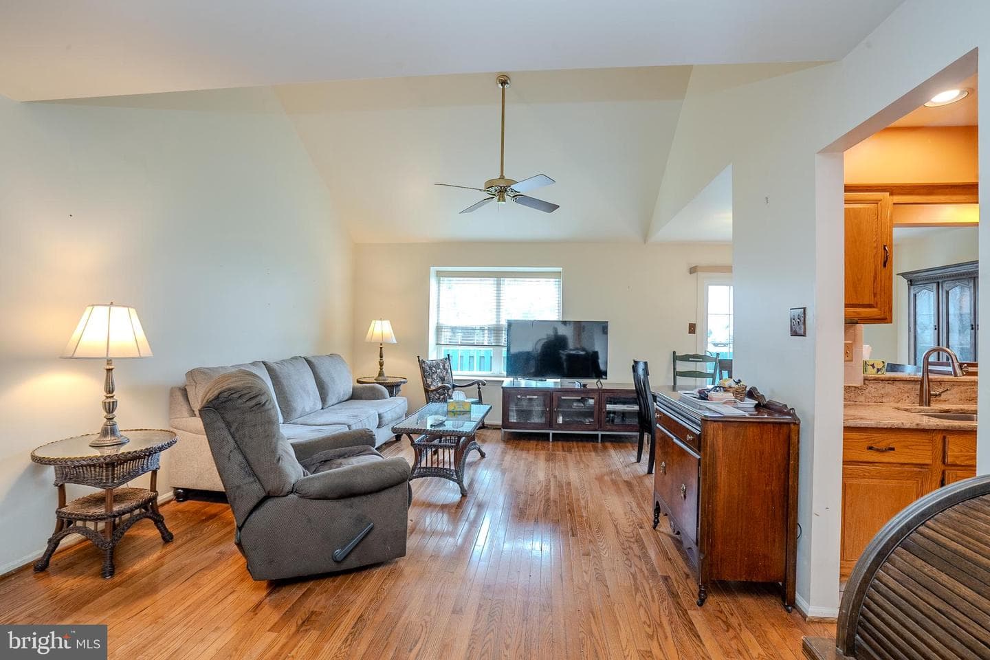 662 Tomlinson Lane photo 7