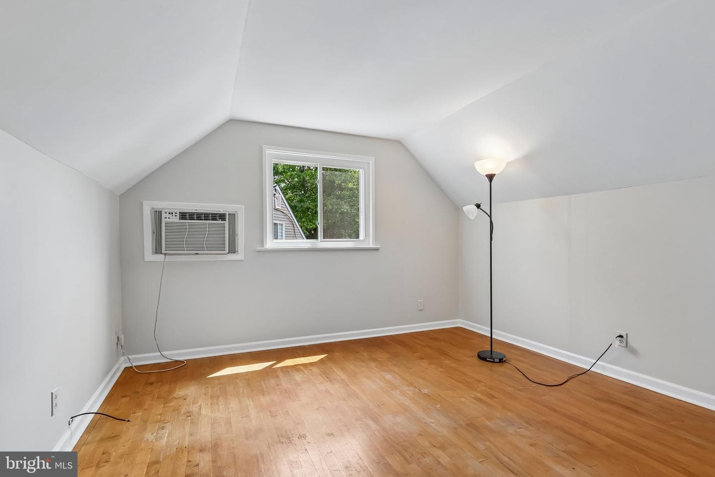 586 Doloro Drive photo 25
