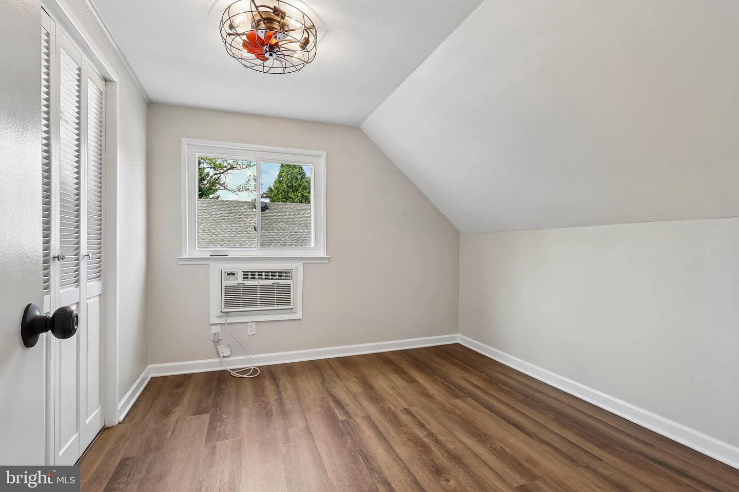 586 Doloro Drive photo 31