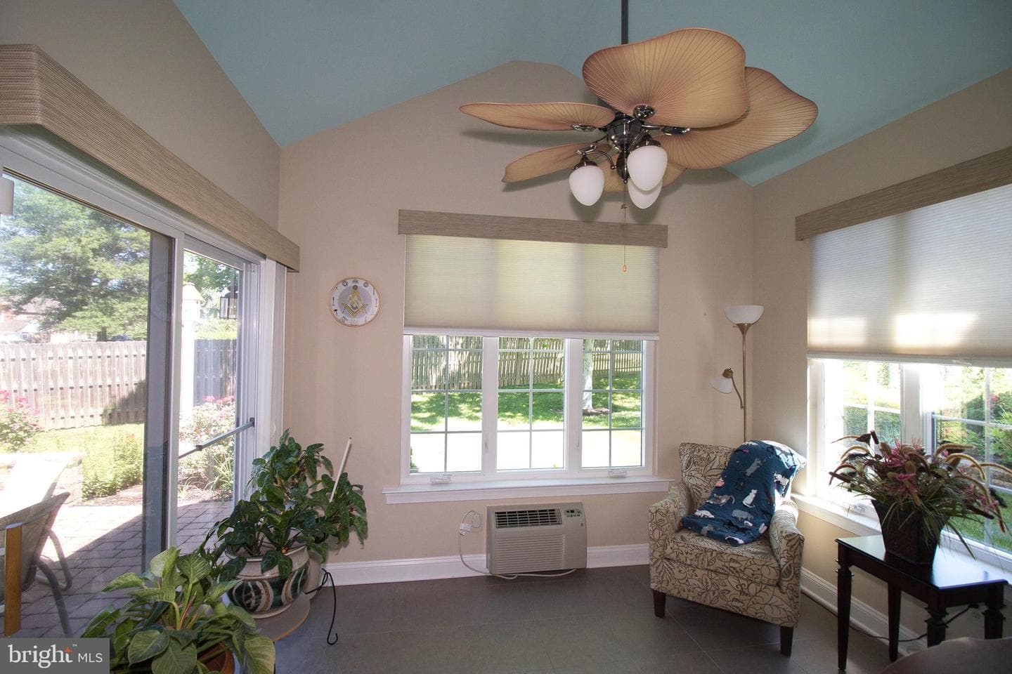 105 Devonshire Way photo 16