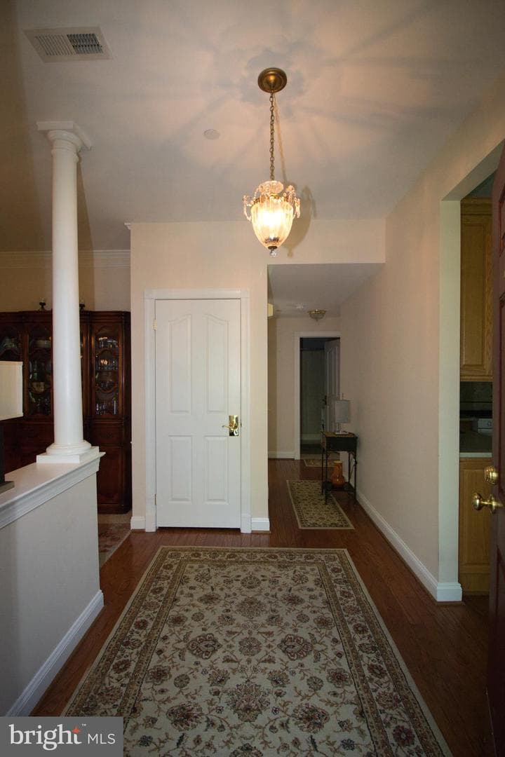 105 Devonshire Way photo 7