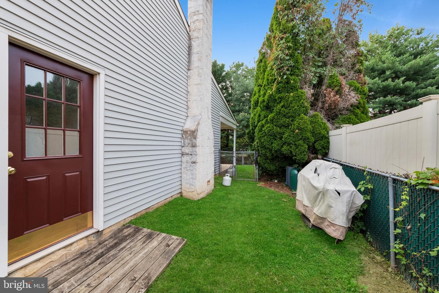 1838 Garden Court photo 38