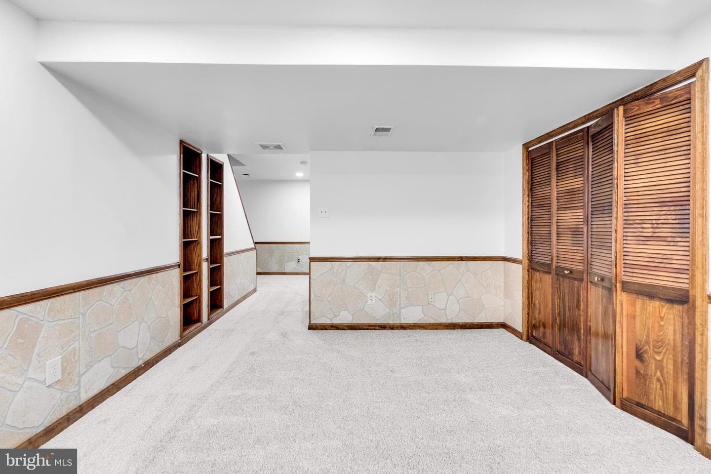 1838 Garden Court photo 41