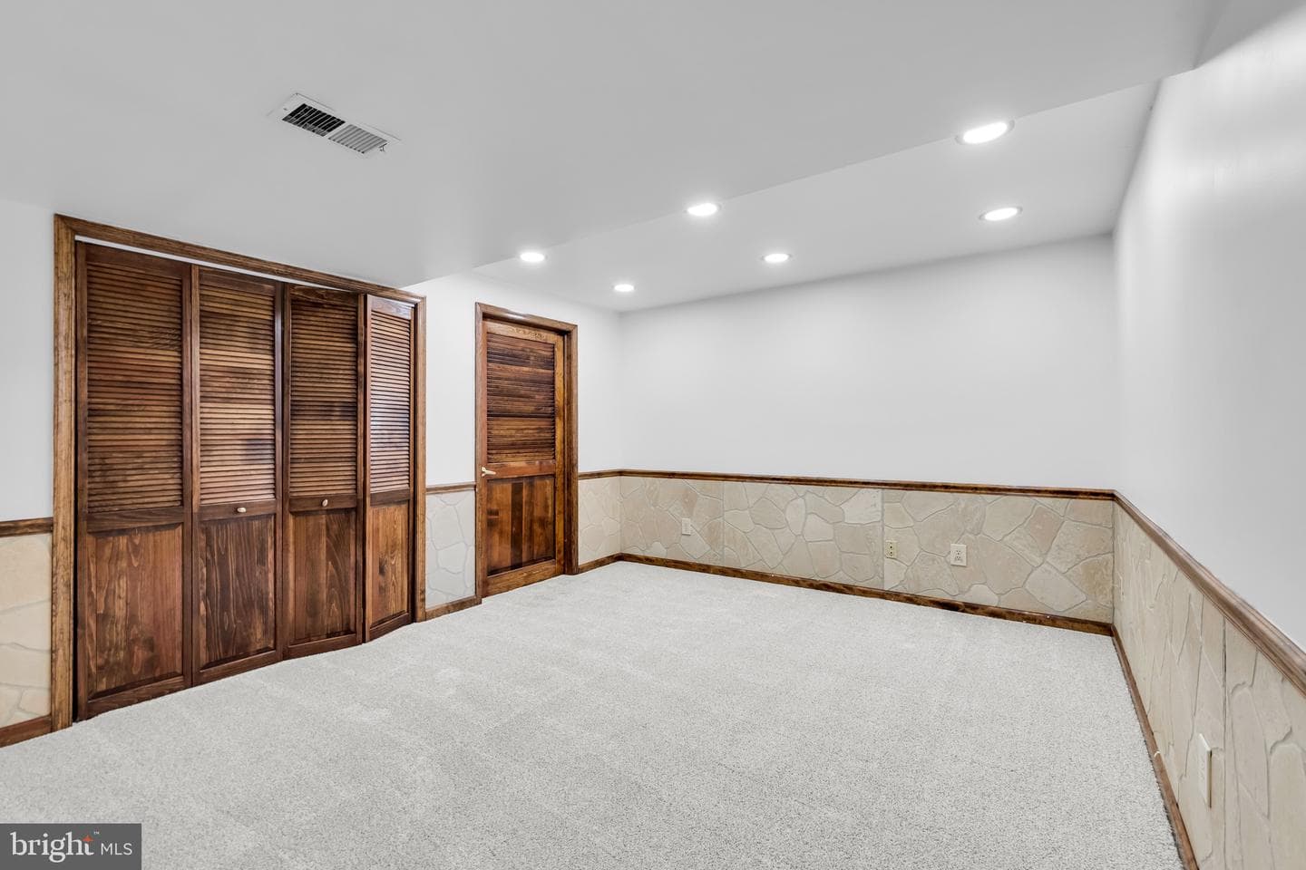 1838 Garden Court photo 44