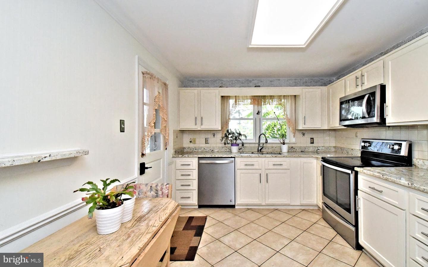 551 Walter Road photo 13