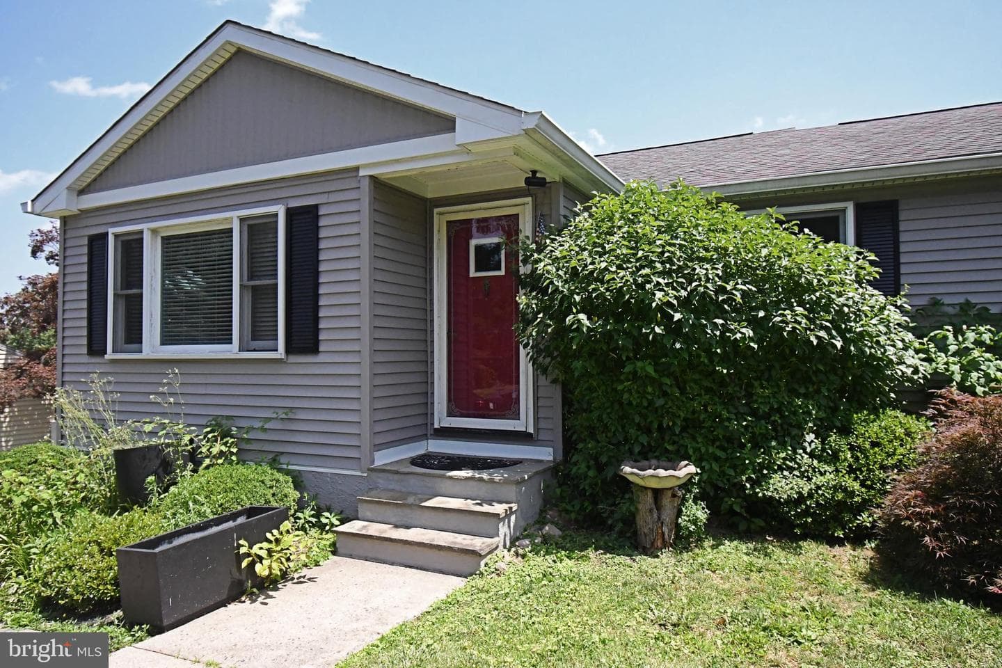 551 Walter Road photo 3