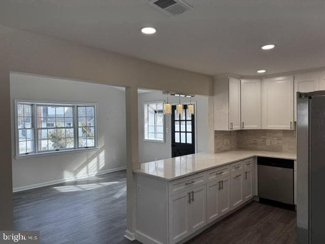 8 Parkside Circle photo 3