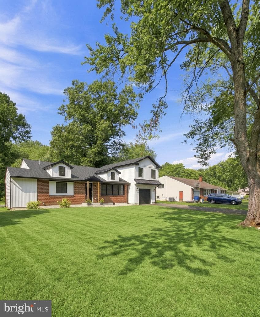 50 Manor Lane photo 1