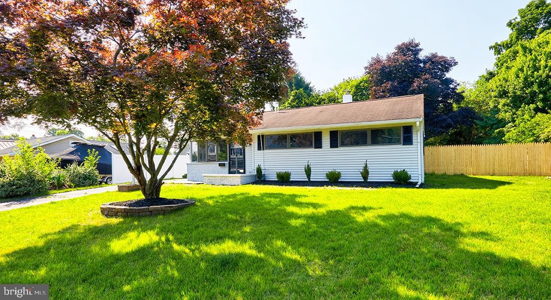 115 Winding Way photo 3