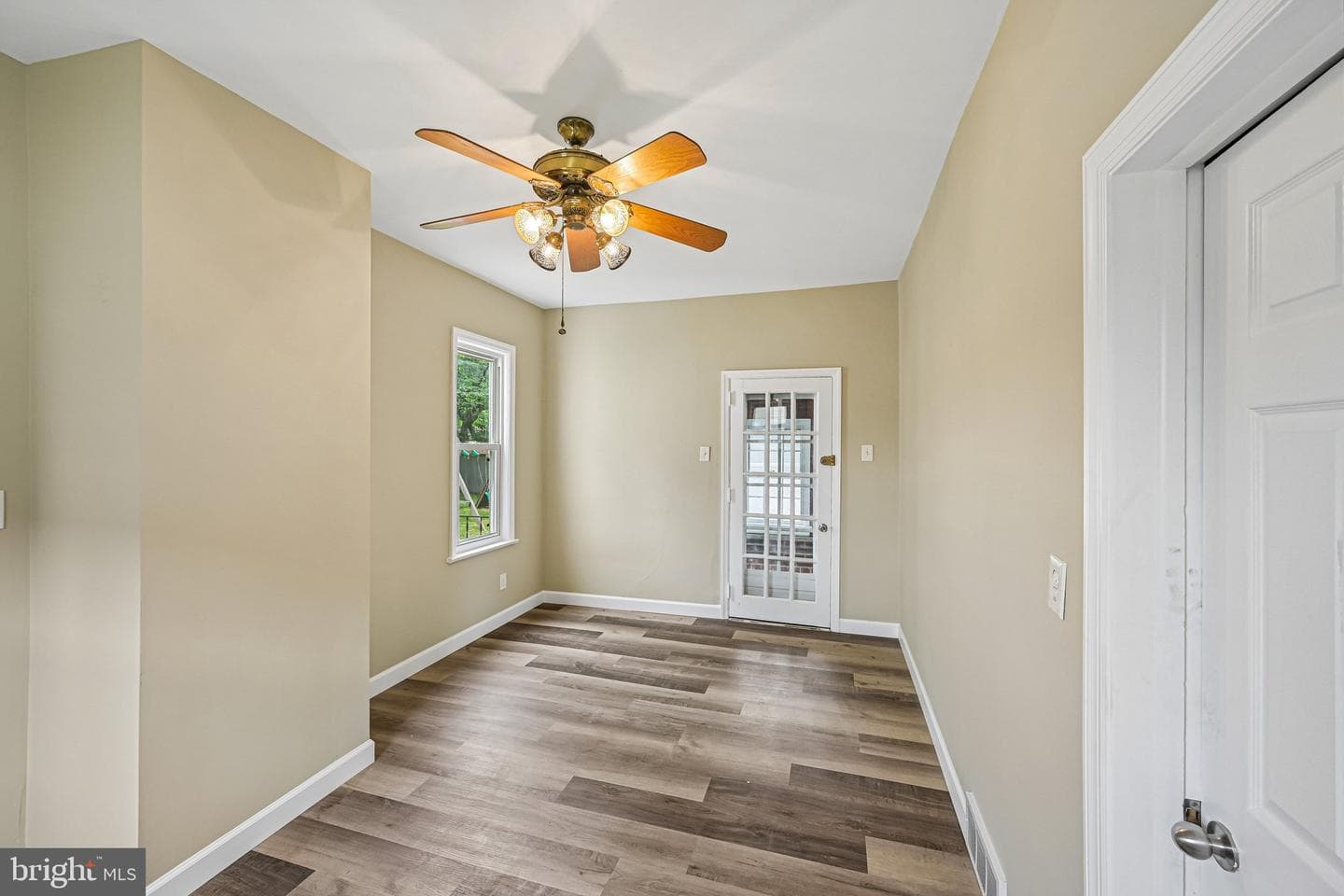 226 Robertson Avenue photo 26