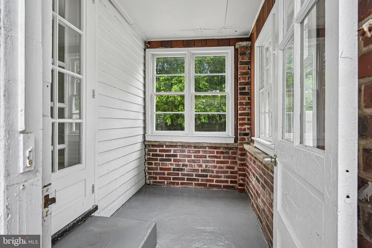 226 Robertson Avenue photo 9