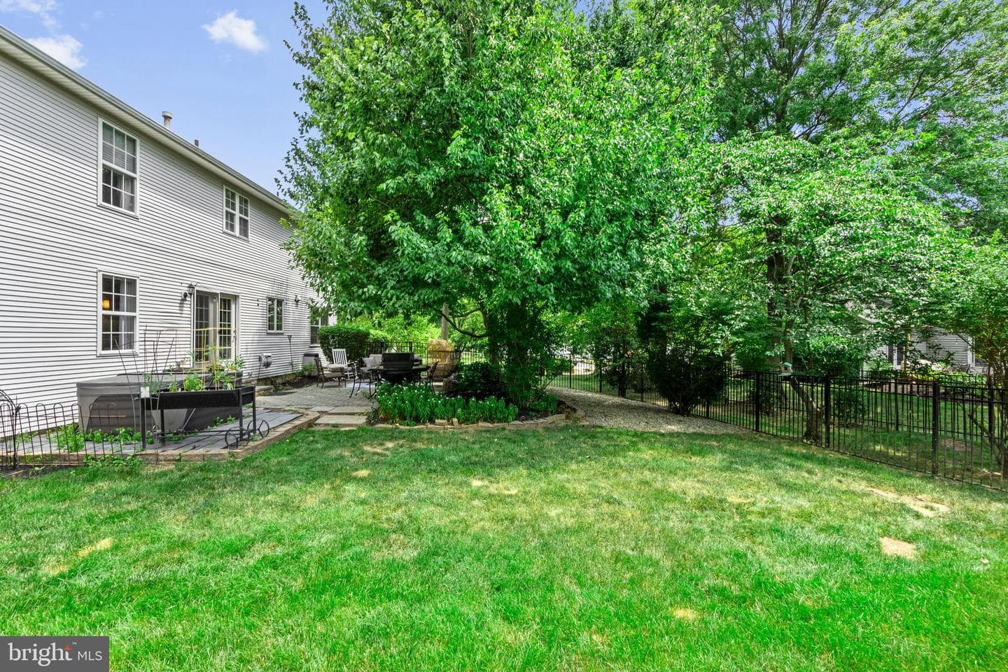 2 Sutton Court photo 42