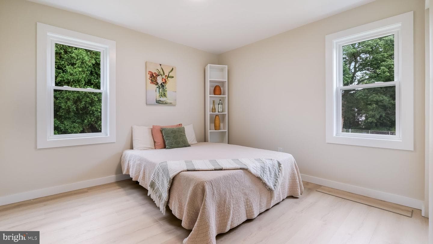 518 Avenue F photo 11
