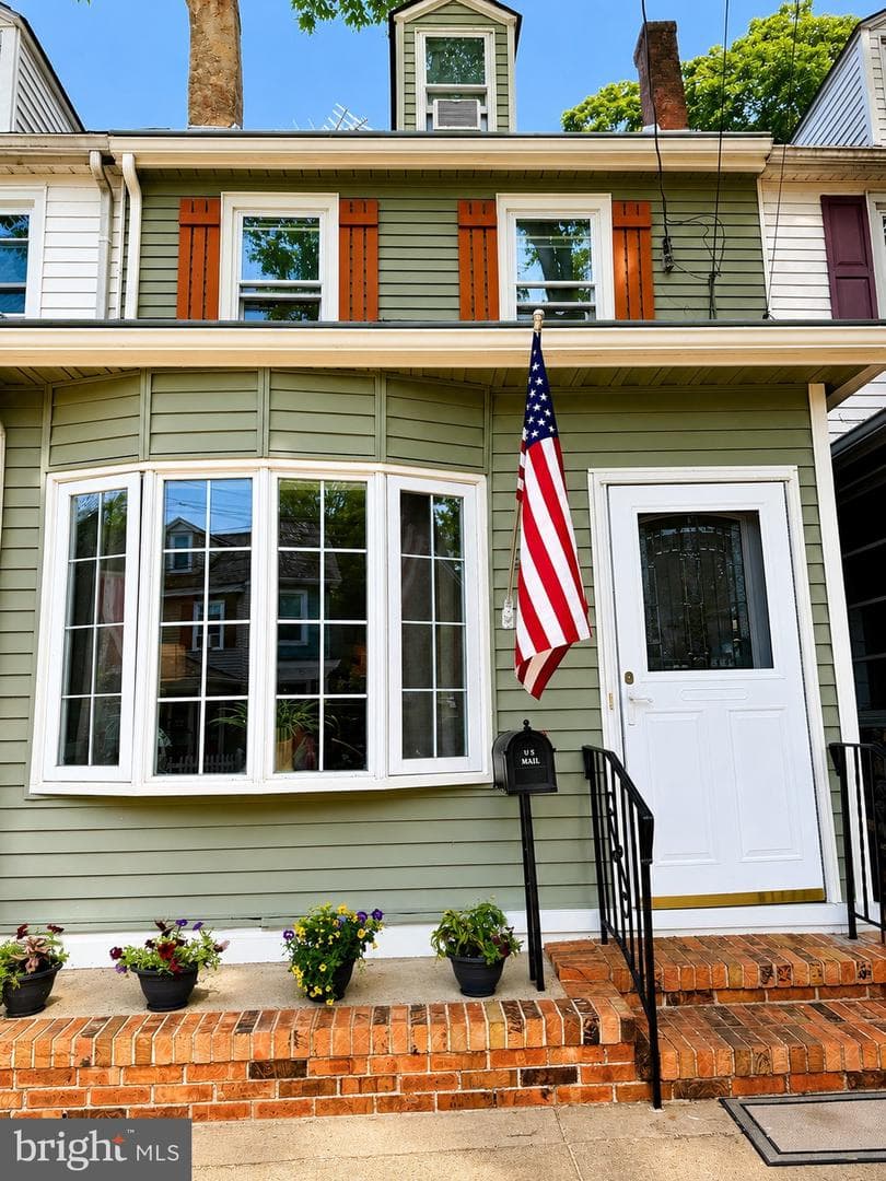 525 Locust Street photo 1