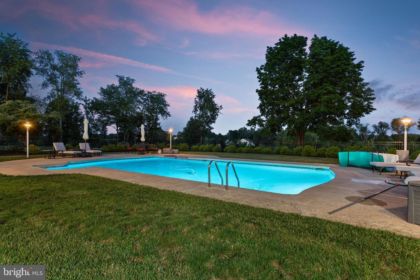1088 Highland Road photo 85