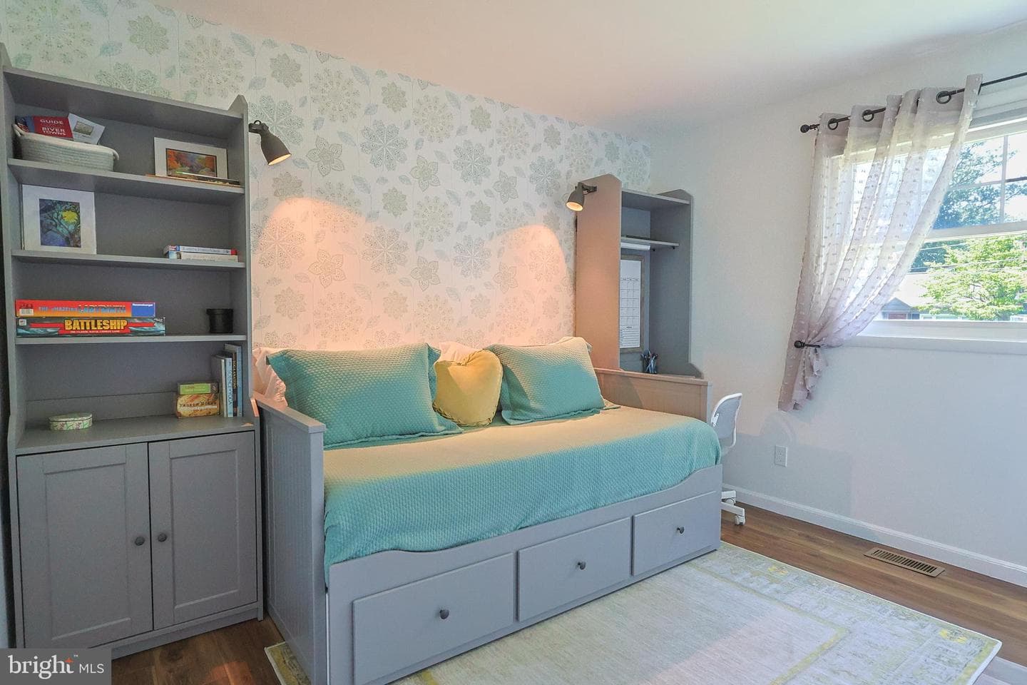 140 Longshore Avenue photo 18