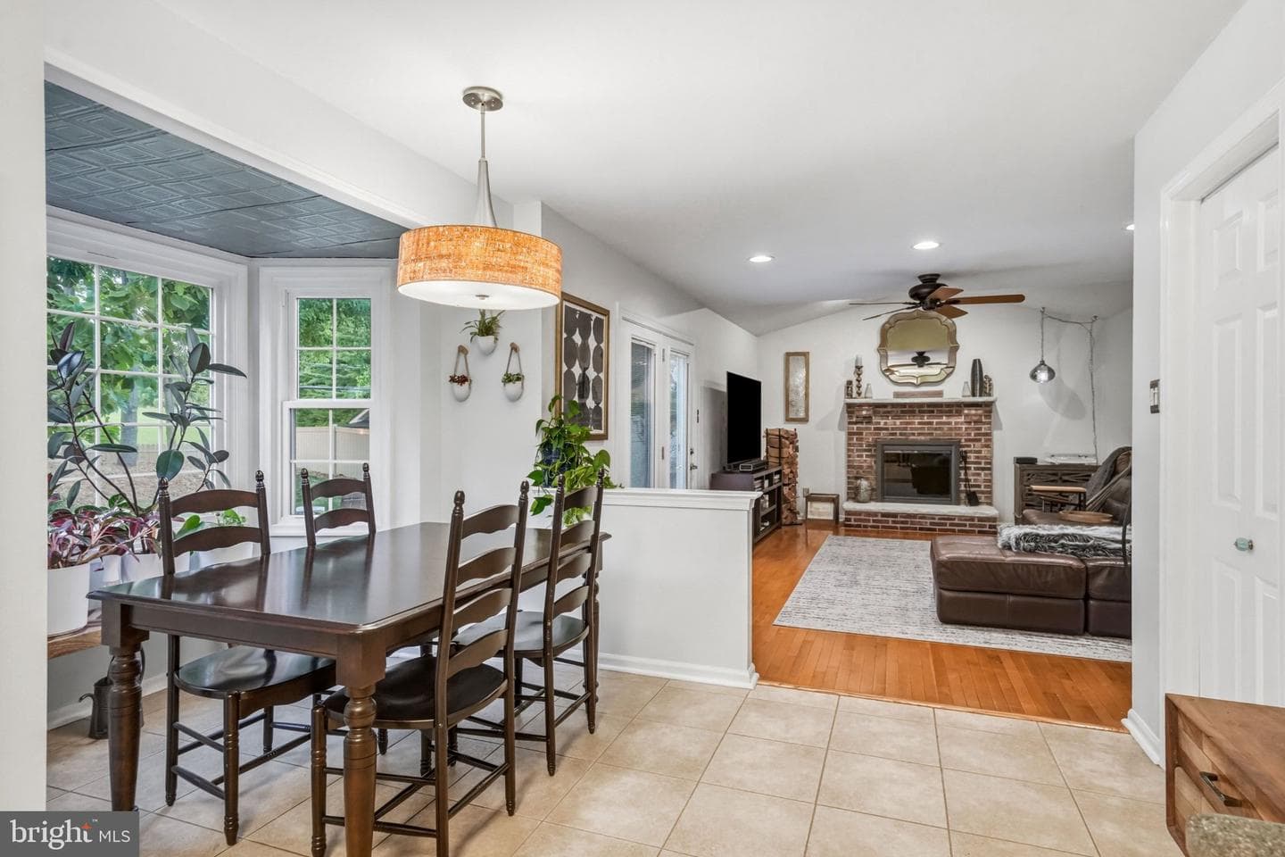 2134 W Wellington Road photo 12