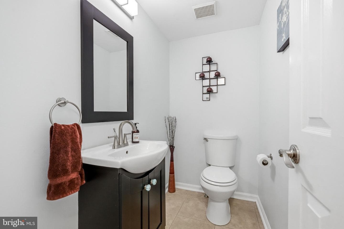 2134 W Wellington Road photo 14