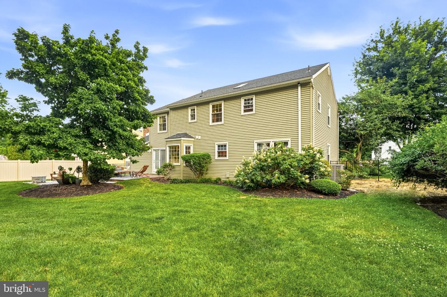 2134 W Wellington Road photo 41