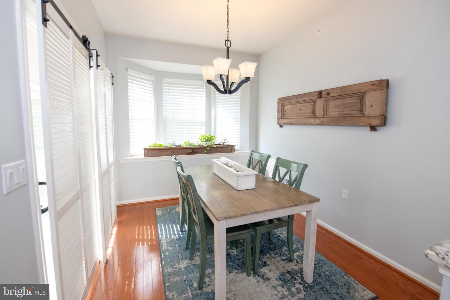 748 S Settlers Circle photo 19