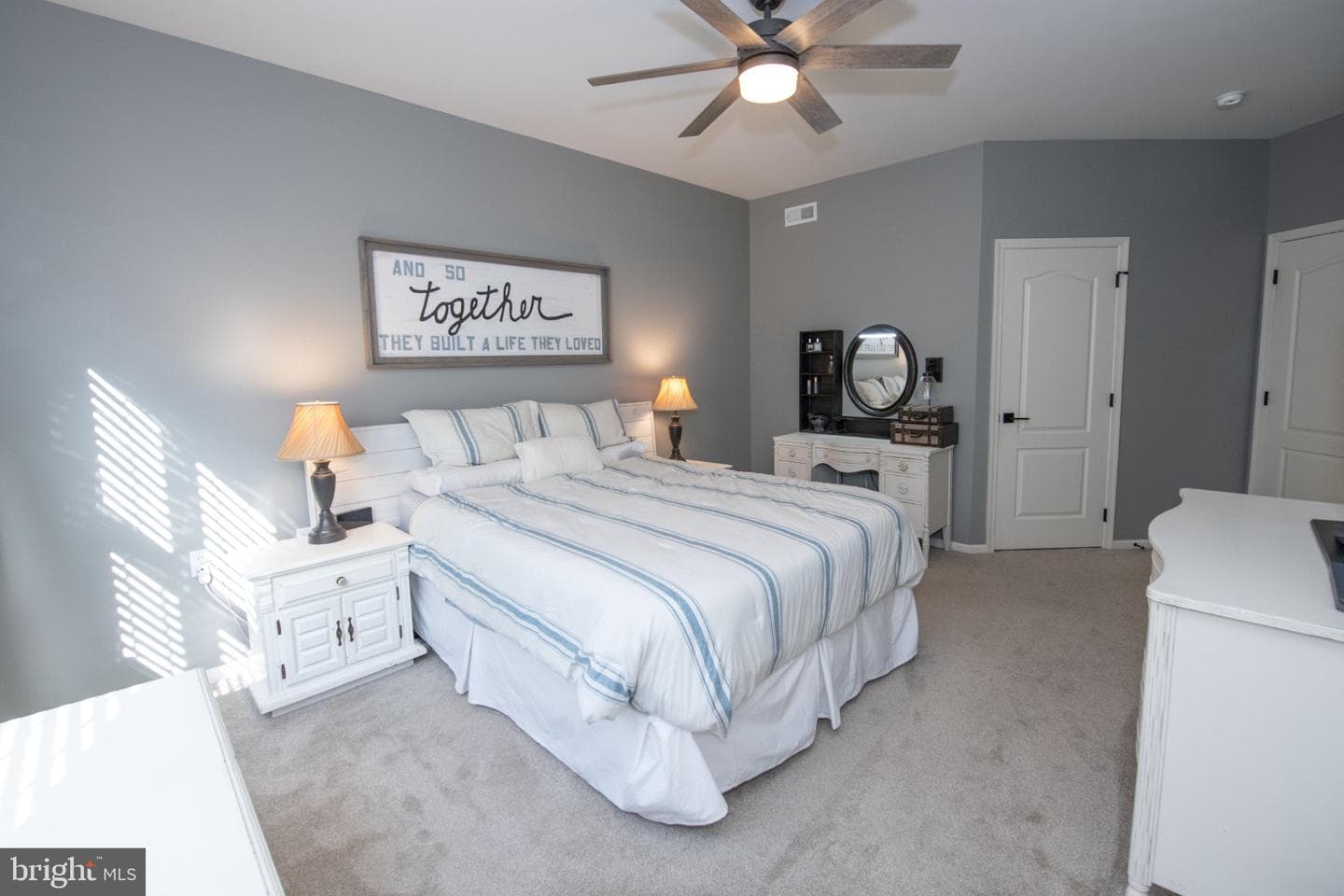 748 S Settlers Circle photo 36