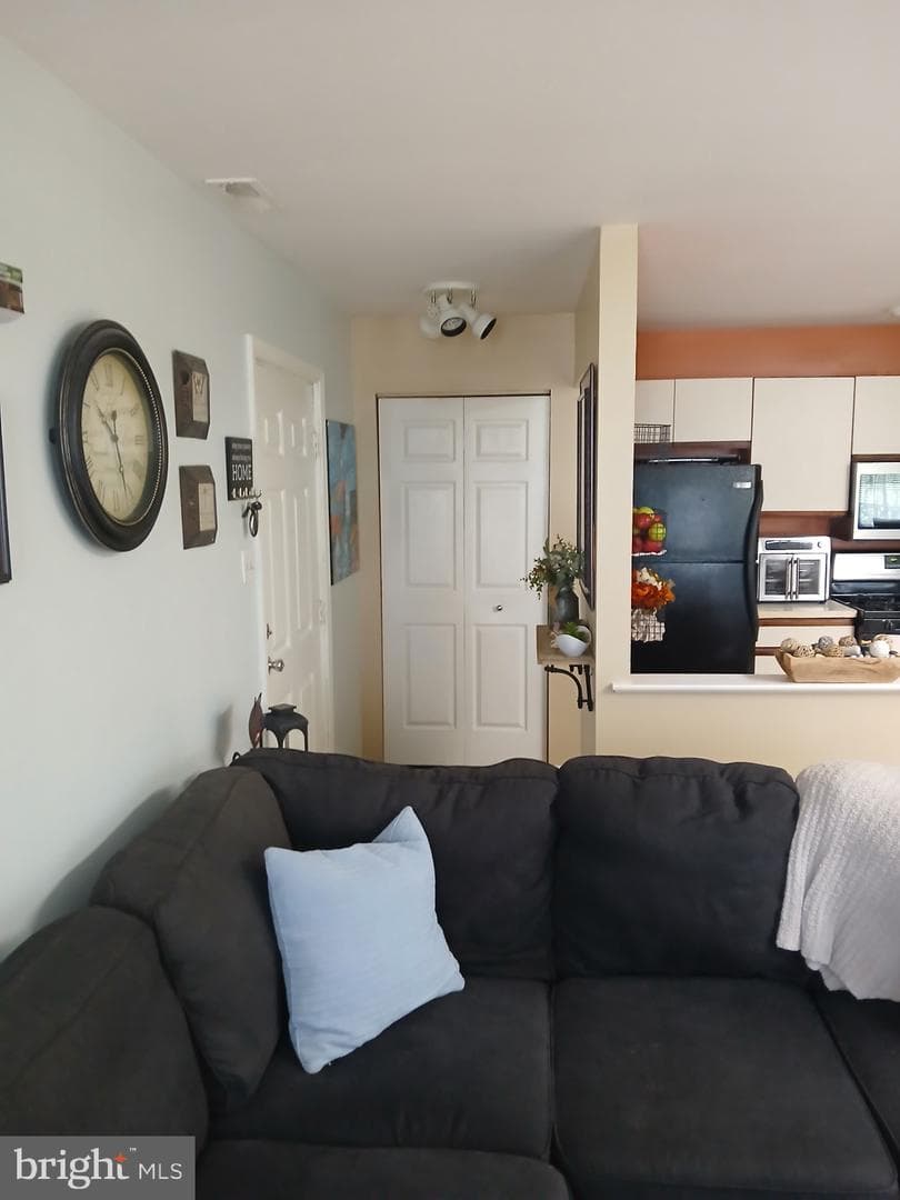 1014 Diamond Drive photo 4