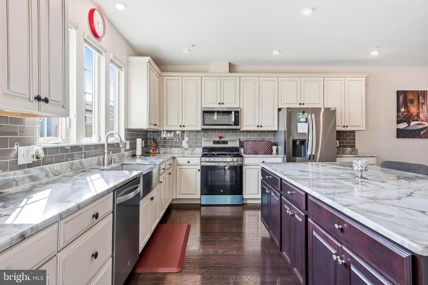 487 Rowan Street photo 17