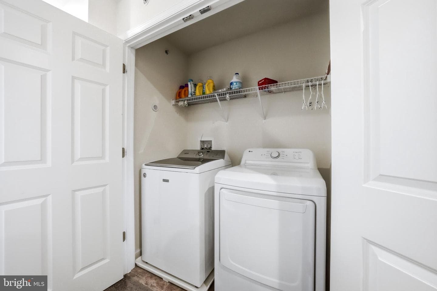 487 Rowan Street photo 22