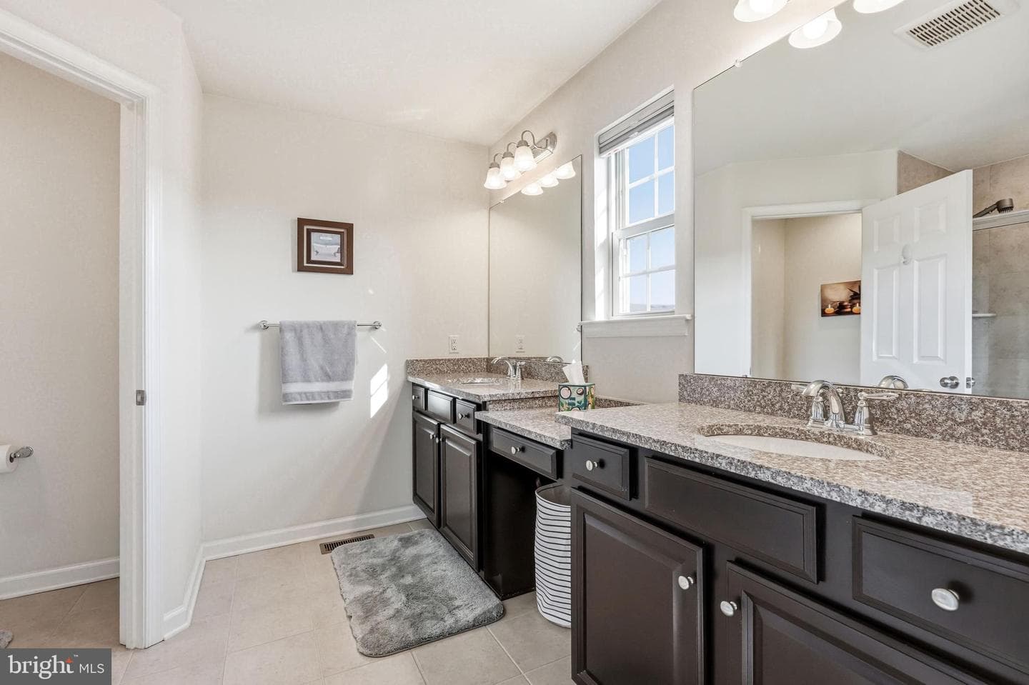 487 Rowan Street photo 28