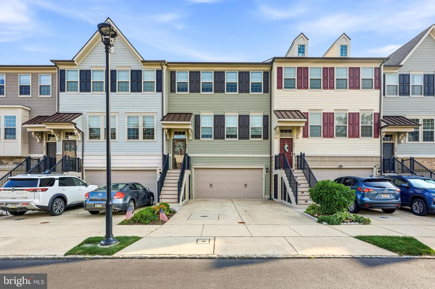 487 Rowan Street photo 3